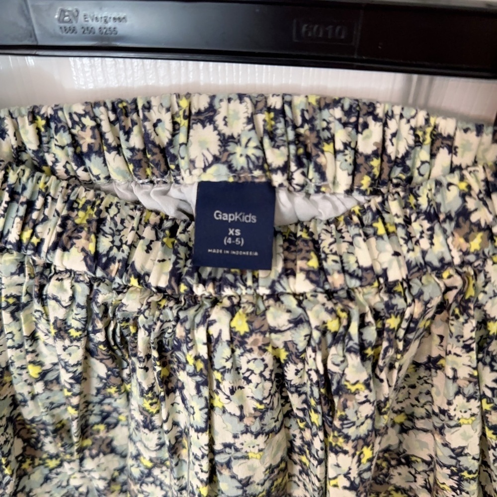 GAP Floral Mini Skirt - Black, White, Yellow - Picture 4 of 7